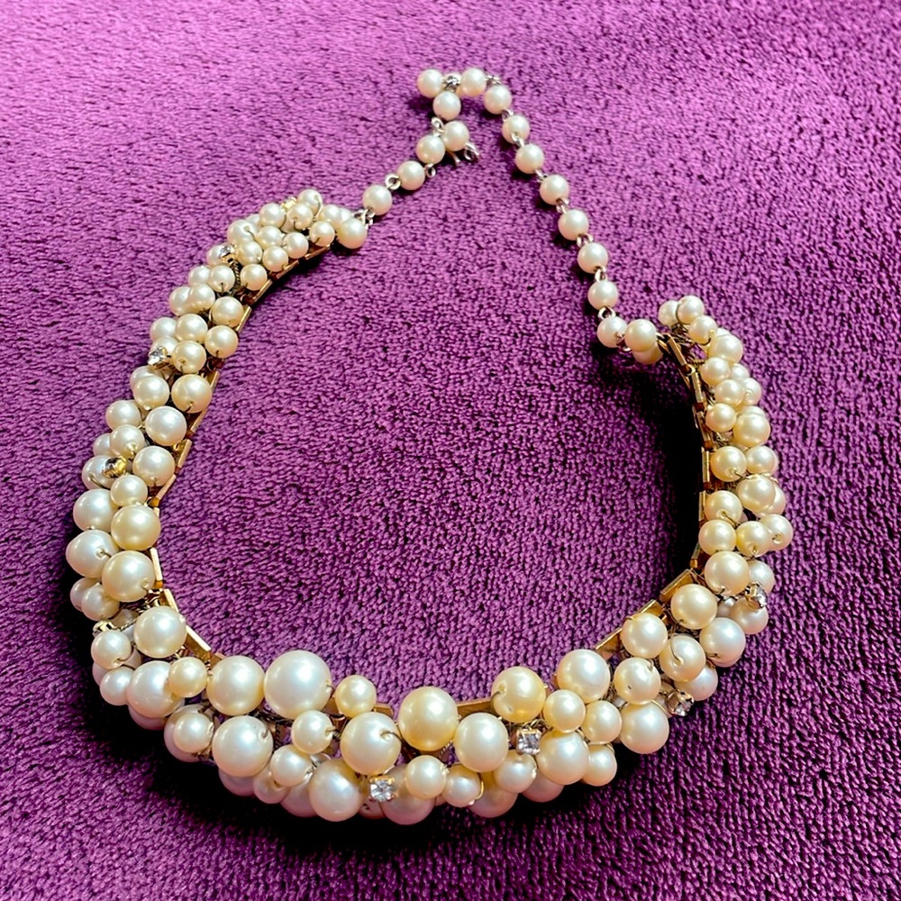 Vintage faux pearl choker necklace w/ rhinestones
